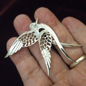 Sarah Coventry Openwork Dove Brooch